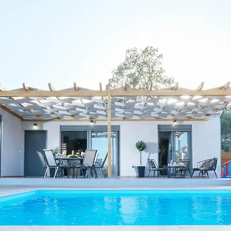 Eleonas With Private Swimming Pool Vilă *