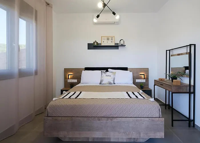 Eleonas With Private Swimming Pool *