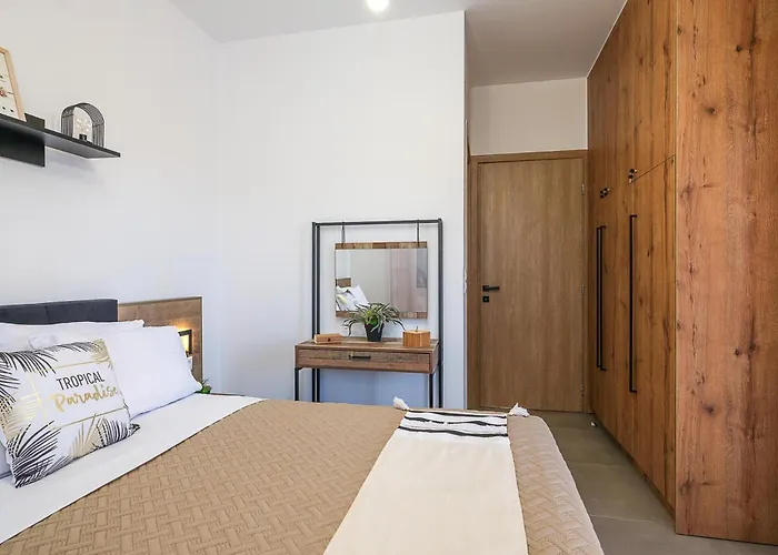 Eleonas With Private Swimming Pool Villa *