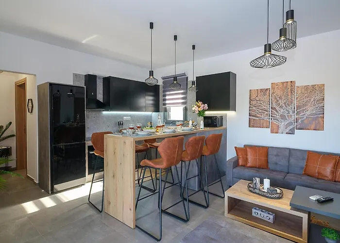 Eleonas With Private Swimming Pool