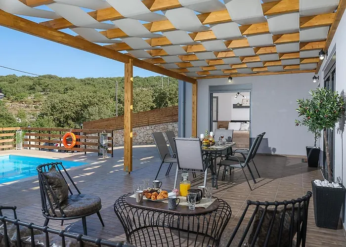 Eleonas With Private Swimming Pool