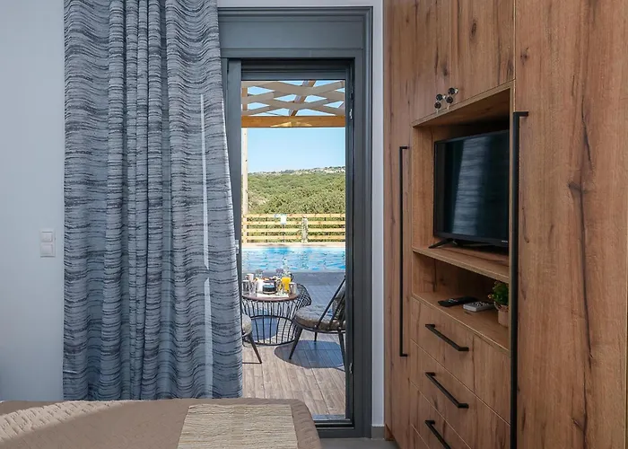 Eleonas With Private Swimming Pool *