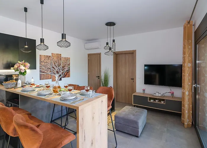 Eleonas With Private Swimming Pool Villa *